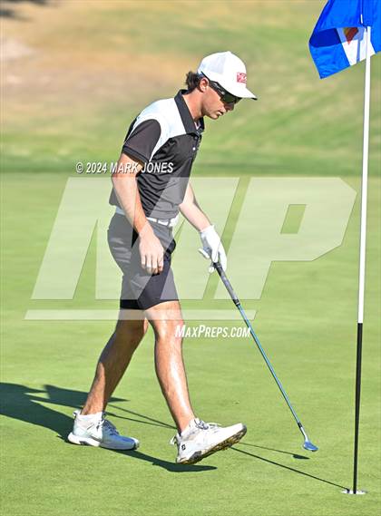 Thumbnail 3 in AIA D-II Finals photogallery.