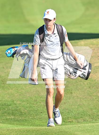 Thumbnail 3 in AIA D-II Finals photogallery.