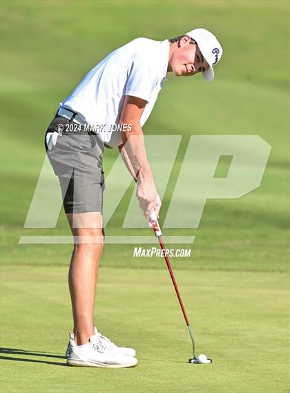 Thumbnail 1 in AIA D-II Finals photogallery.