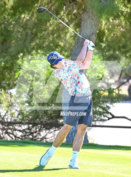 Thumbnail 1 in AIA D-II Finals photogallery.