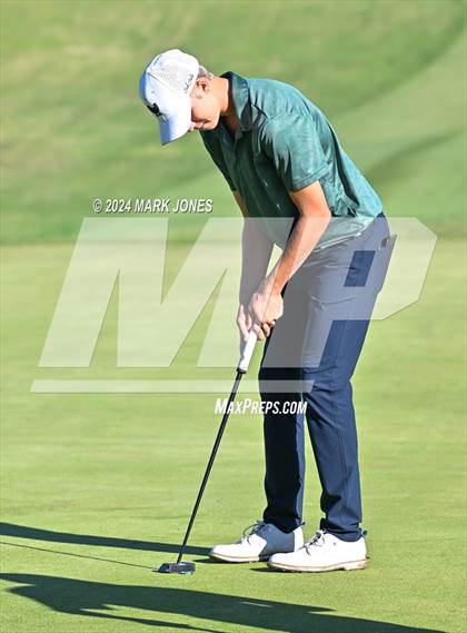 Thumbnail 3 in AIA D-II Finals photogallery.