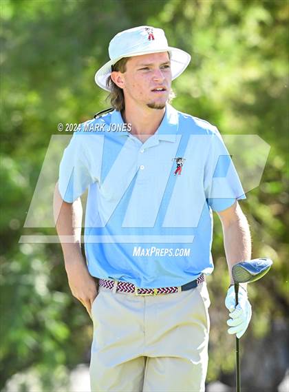 Thumbnail 3 in AIA D-II Finals photogallery.