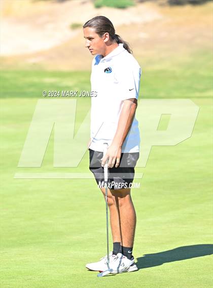 Thumbnail 2 in AIA D-II Finals photogallery.