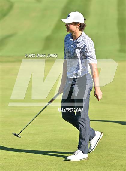 Thumbnail 2 in AIA D-II Finals photogallery.