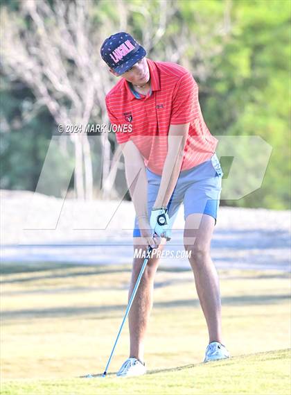 Thumbnail 2 in AIA D-II Finals photogallery.