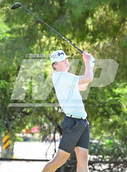 Thumbnail 3 in AIA D-II Finals photogallery.