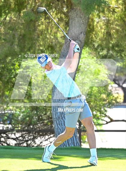 Thumbnail 1 in AIA D-II Finals photogallery.