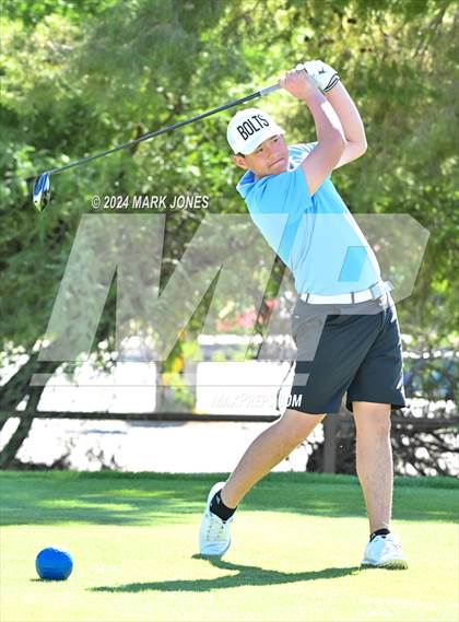 Thumbnail 1 in AIA D-II Finals photogallery.