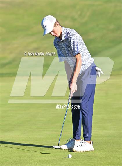 Thumbnail 1 in AIA D-II Finals photogallery.