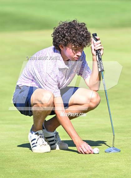 Thumbnail 2 in AIA D-II Finals photogallery.