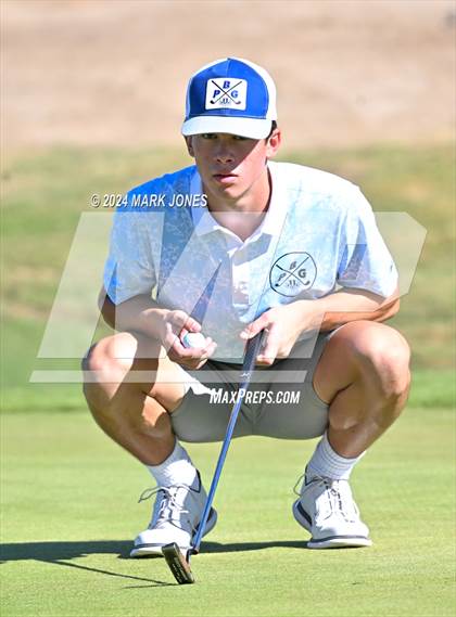 Thumbnail 2 in AIA D-II Finals photogallery.