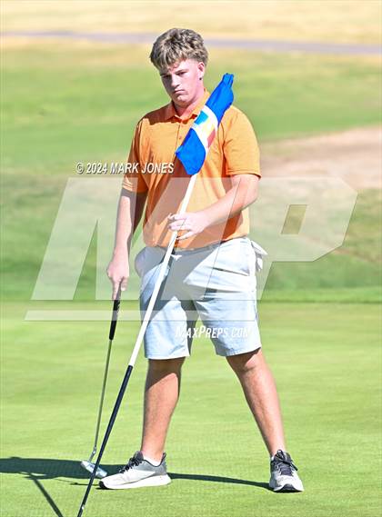 Thumbnail 1 in AIA D-II Finals photogallery.