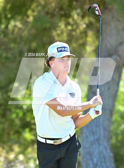 Thumbnail 3 in AIA D-II Finals photogallery.