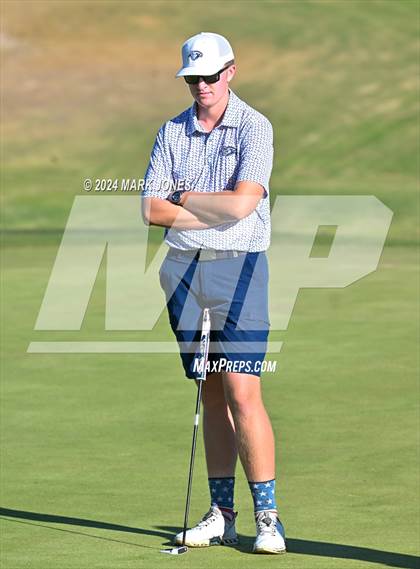 Thumbnail 2 in AIA D-II Finals photogallery.