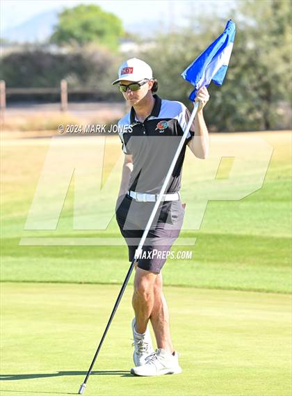 Thumbnail 1 in AIA D-II Finals photogallery.