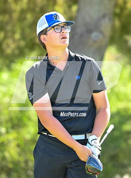 Thumbnail 2 in AIA D-II Finals photogallery.