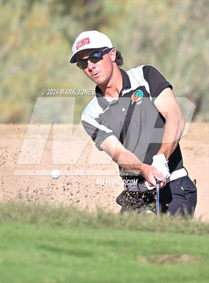 Thumbnail 2 in AIA D-II Finals photogallery.