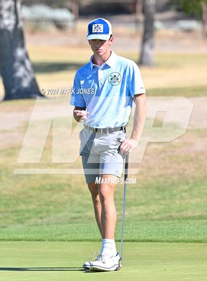 Thumbnail 3 in AIA D-II Finals photogallery.