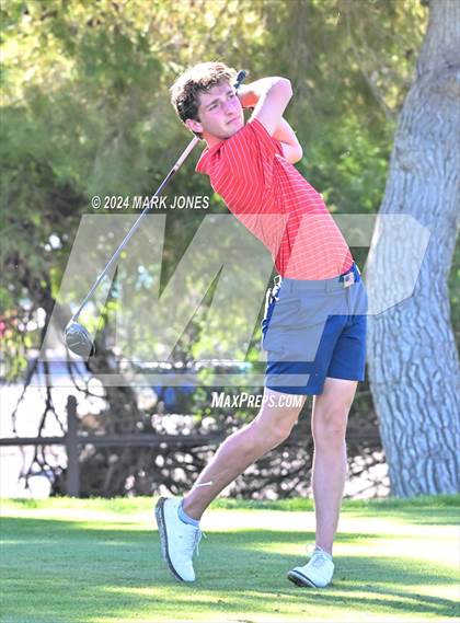 Thumbnail 2 in AIA D-II Finals photogallery.