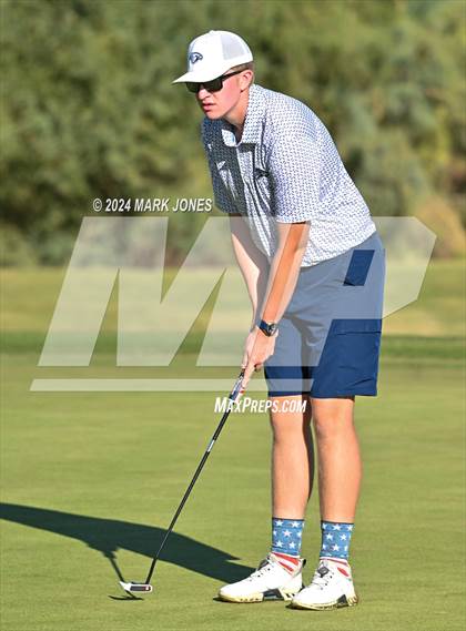 Thumbnail 1 in AIA D-II Finals photogallery.