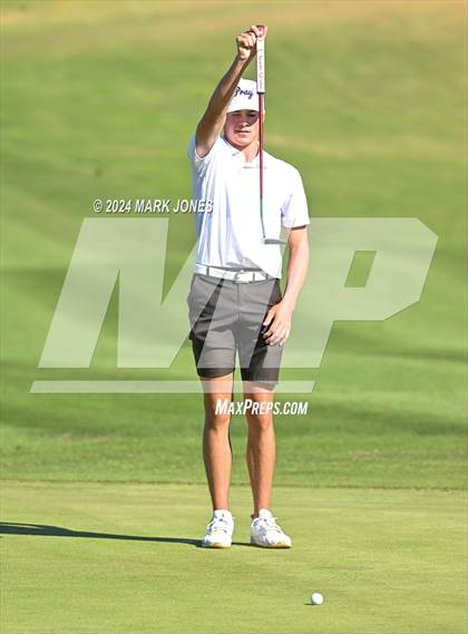 Thumbnail 3 in AIA D-II Finals photogallery.