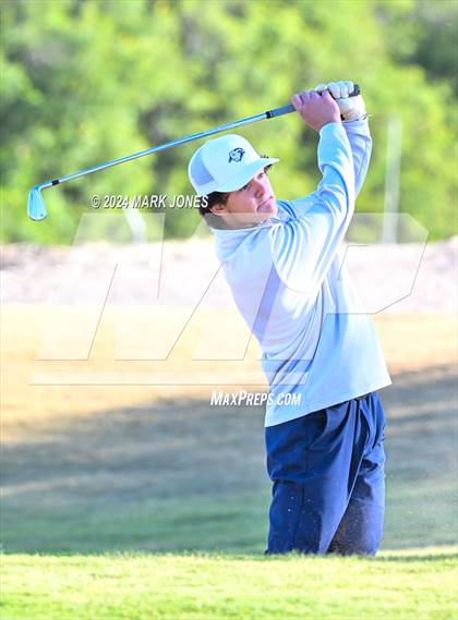 Thumbnail 2 in AIA D-II Finals photogallery.