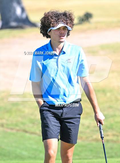 Thumbnail 2 in AIA D-II Finals photogallery.