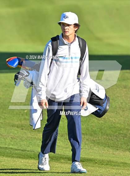 Thumbnail 3 in AIA D-II Finals photogallery.