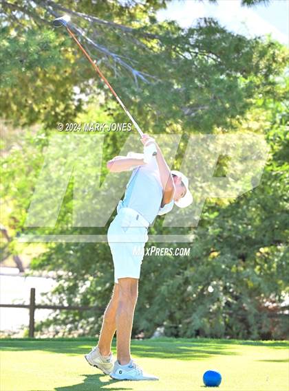 Thumbnail 1 in AIA D-II Finals photogallery.