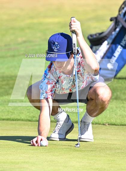 Thumbnail 3 in AIA D-II Finals photogallery.