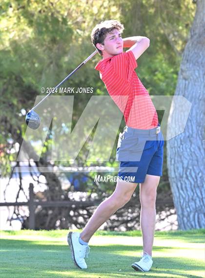 Thumbnail 3 in AIA D-II Finals photogallery.