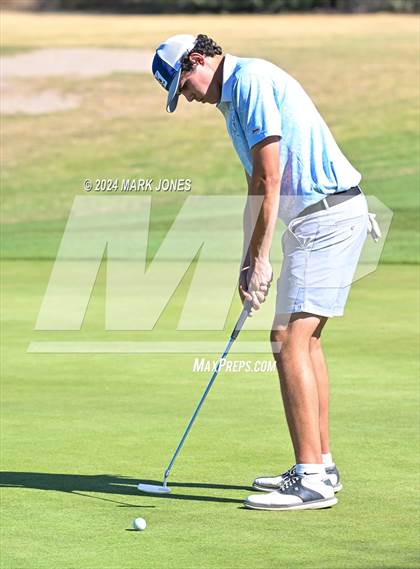 Thumbnail 1 in AIA D-II Finals photogallery.