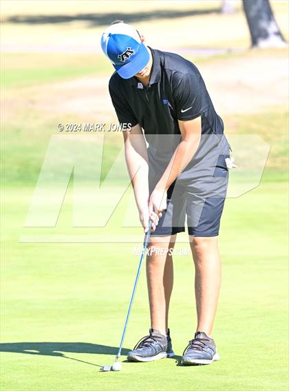 Thumbnail 1 in AIA D-II Finals photogallery.