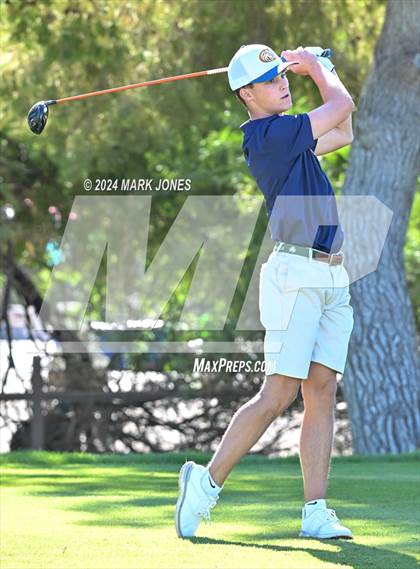 Thumbnail 1 in AIA D-II Finals photogallery.