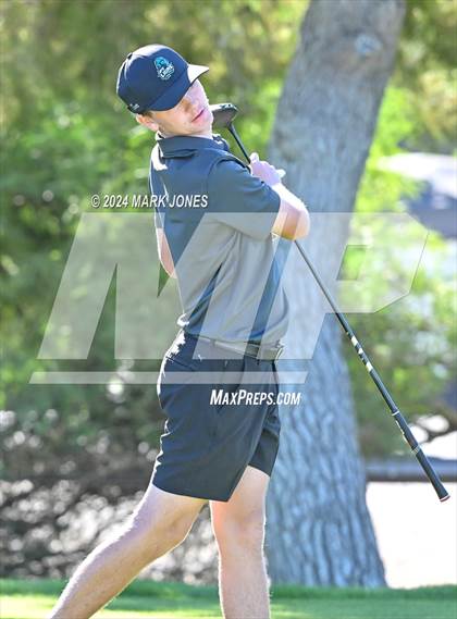 Thumbnail 2 in AIA D-II Finals photogallery.