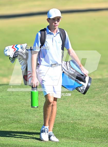 Thumbnail 3 in AIA D-II Finals photogallery.