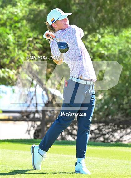 Thumbnail 3 in AIA D-II Finals photogallery.