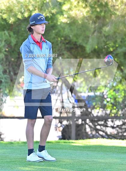 Thumbnail 1 in AIA D-II Finals photogallery.