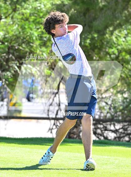 Thumbnail 1 in AIA D-II Finals photogallery.