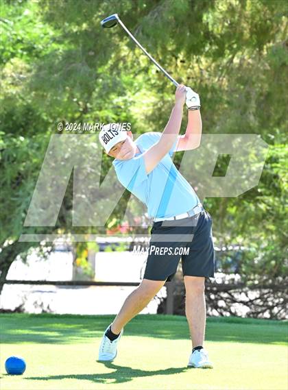 Thumbnail 3 in AIA D-II Finals photogallery.