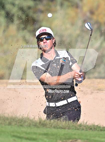 Thumbnail 2 in AIA D-II Finals photogallery.