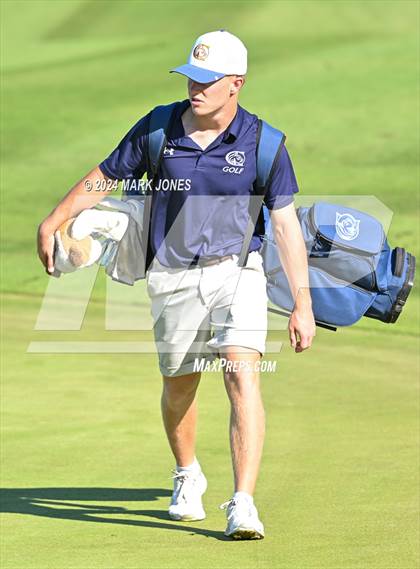 Thumbnail 2 in AIA D-II Finals photogallery.