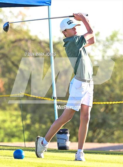 Thumbnail 2 in AIA D-II Finals photogallery.