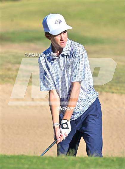 Thumbnail 3 in AIA D-II Finals photogallery.