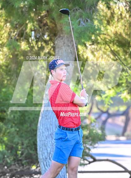 Thumbnail 3 in AIA D-II Finals photogallery.