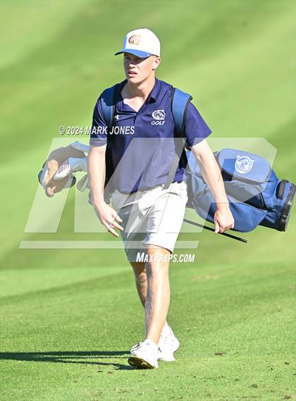 Thumbnail 3 in AIA D-II Finals photogallery.