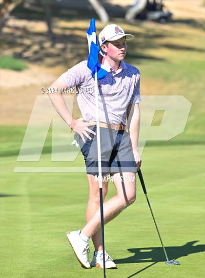 Thumbnail 3 in AIA D-II Finals photogallery.