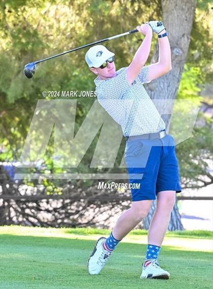 Thumbnail 1 in AIA D-II Finals photogallery.