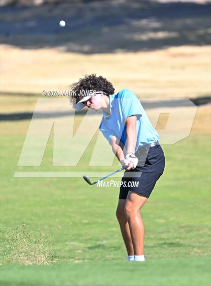 Thumbnail 2 in AIA D-II Finals photogallery.