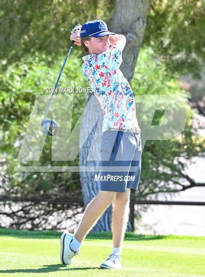 Thumbnail 3 in AIA D-II Finals photogallery.